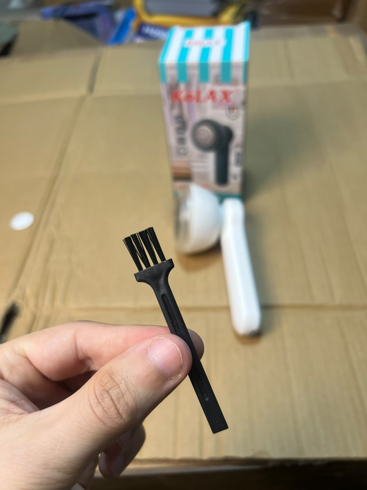 KOLAX Rechargeable Lint Remover - Electric Fabric Shaver for Clothes & Sweaters