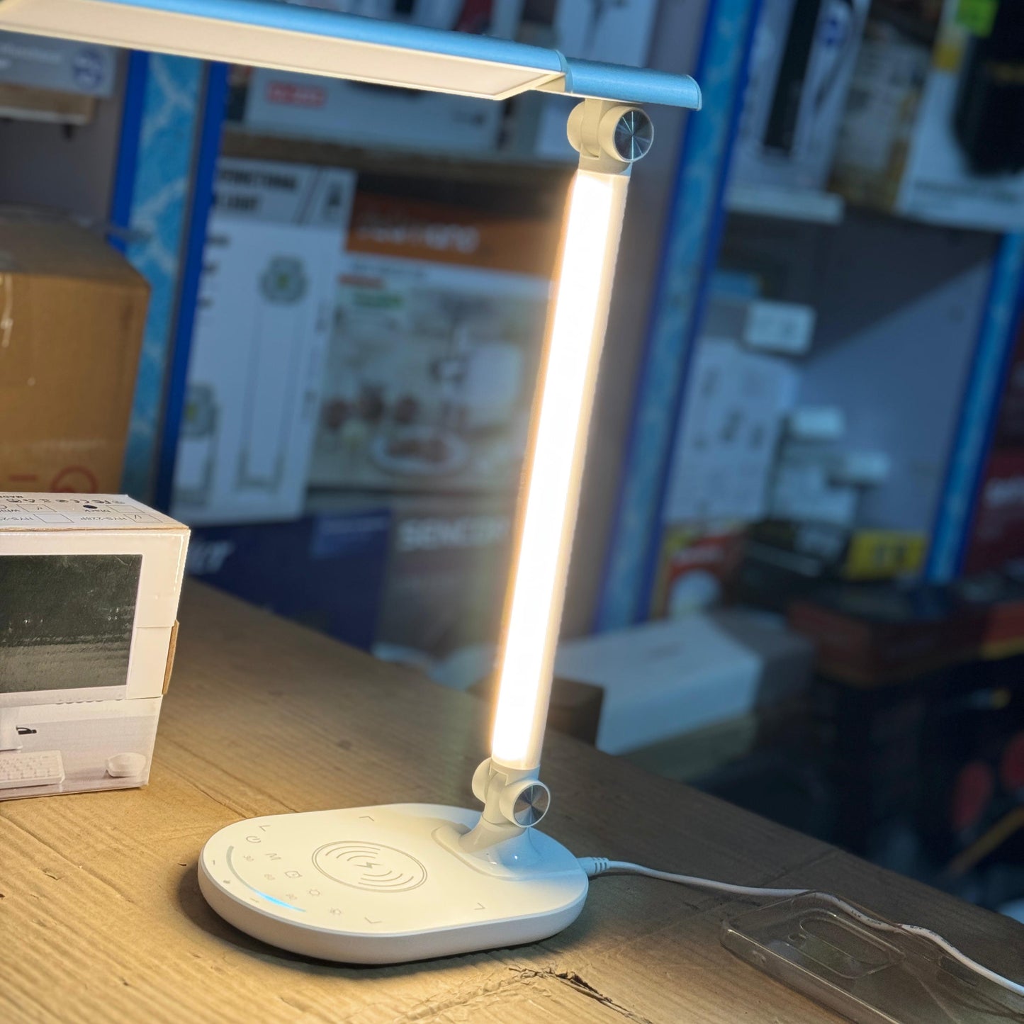 Trontore LED Desk Lamp HYS-226 with Wireless Charger – Germany Brand