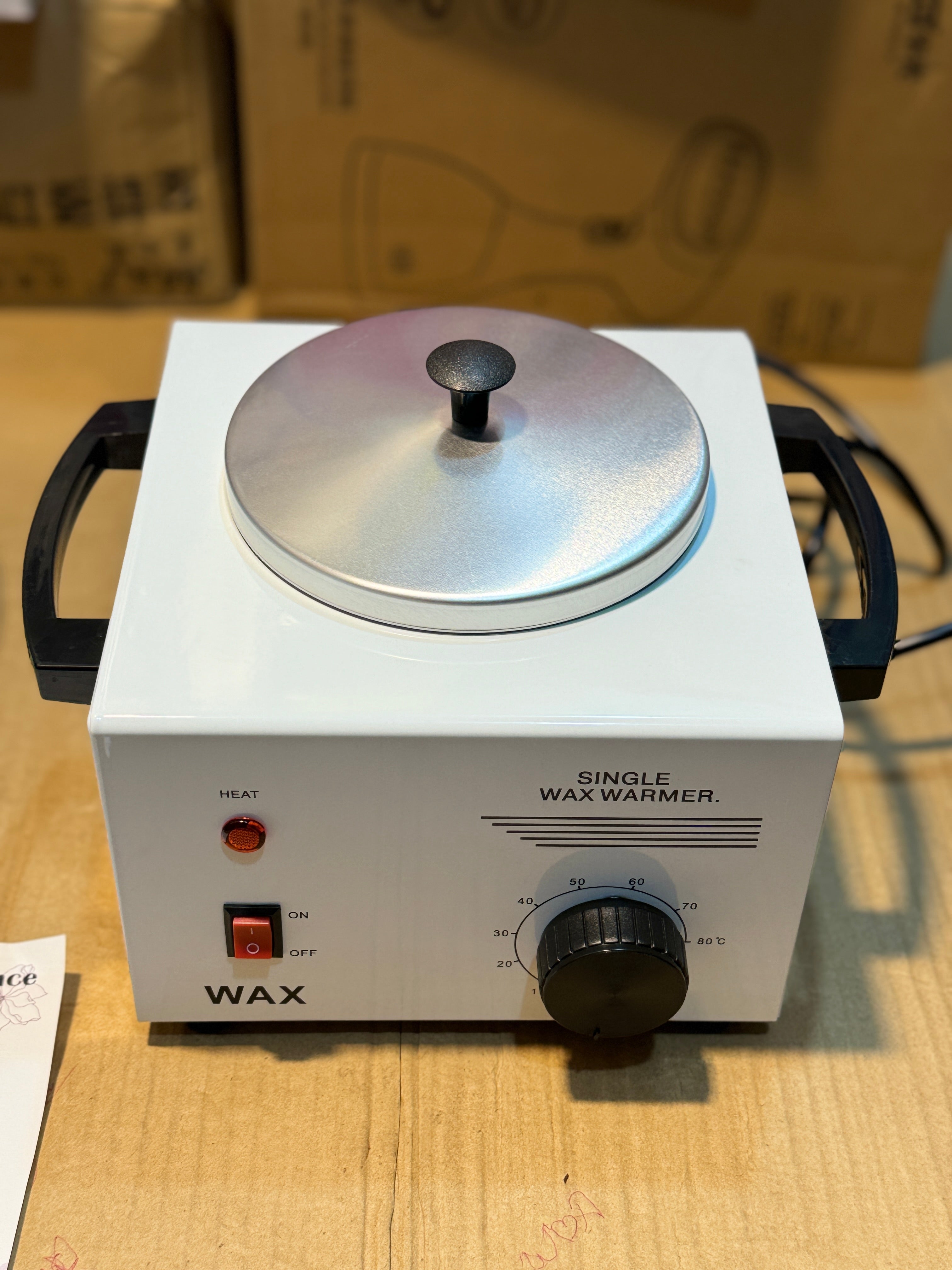 Wax warmer for professional use