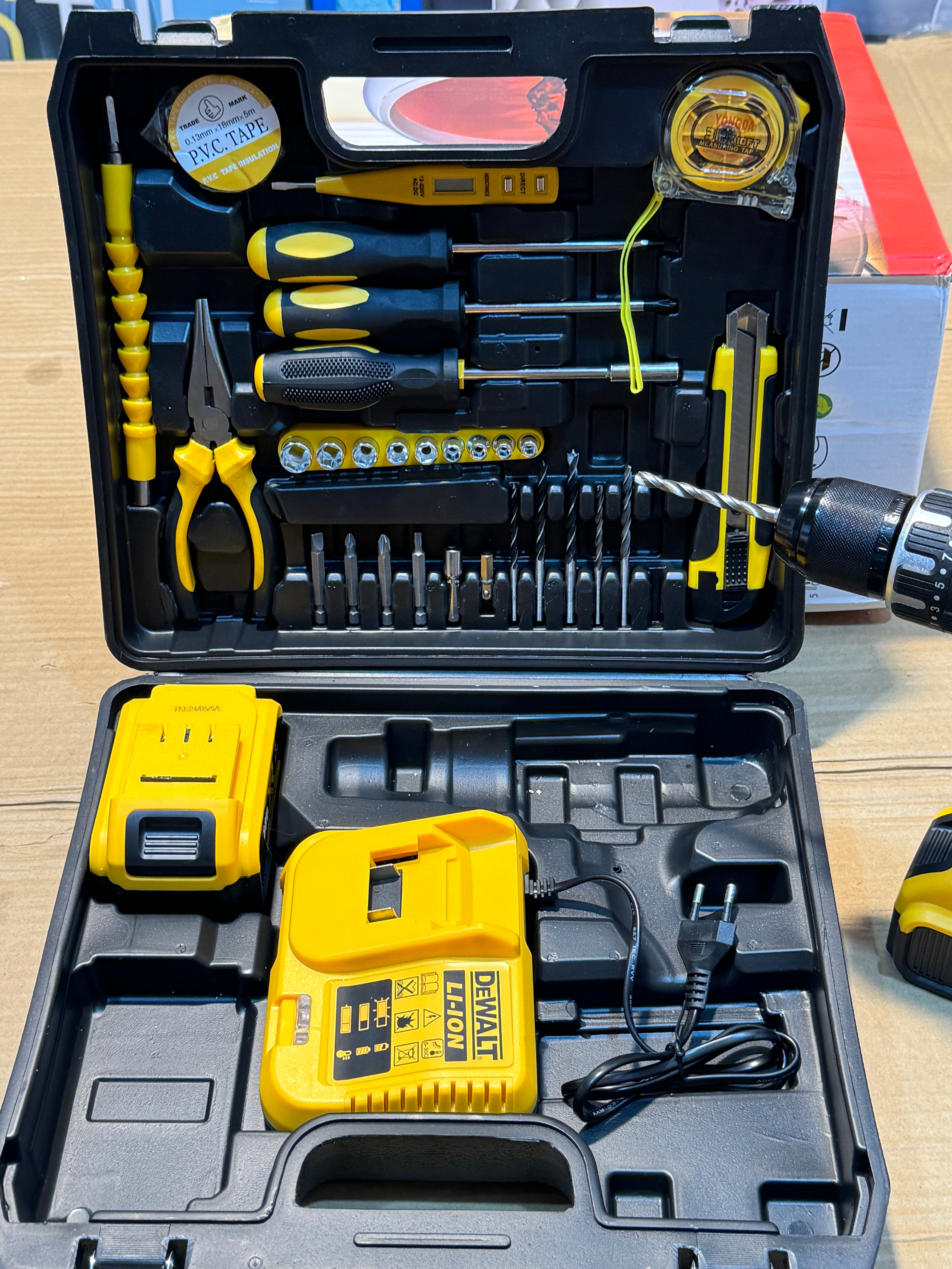 DeWALT 88V Drill Set