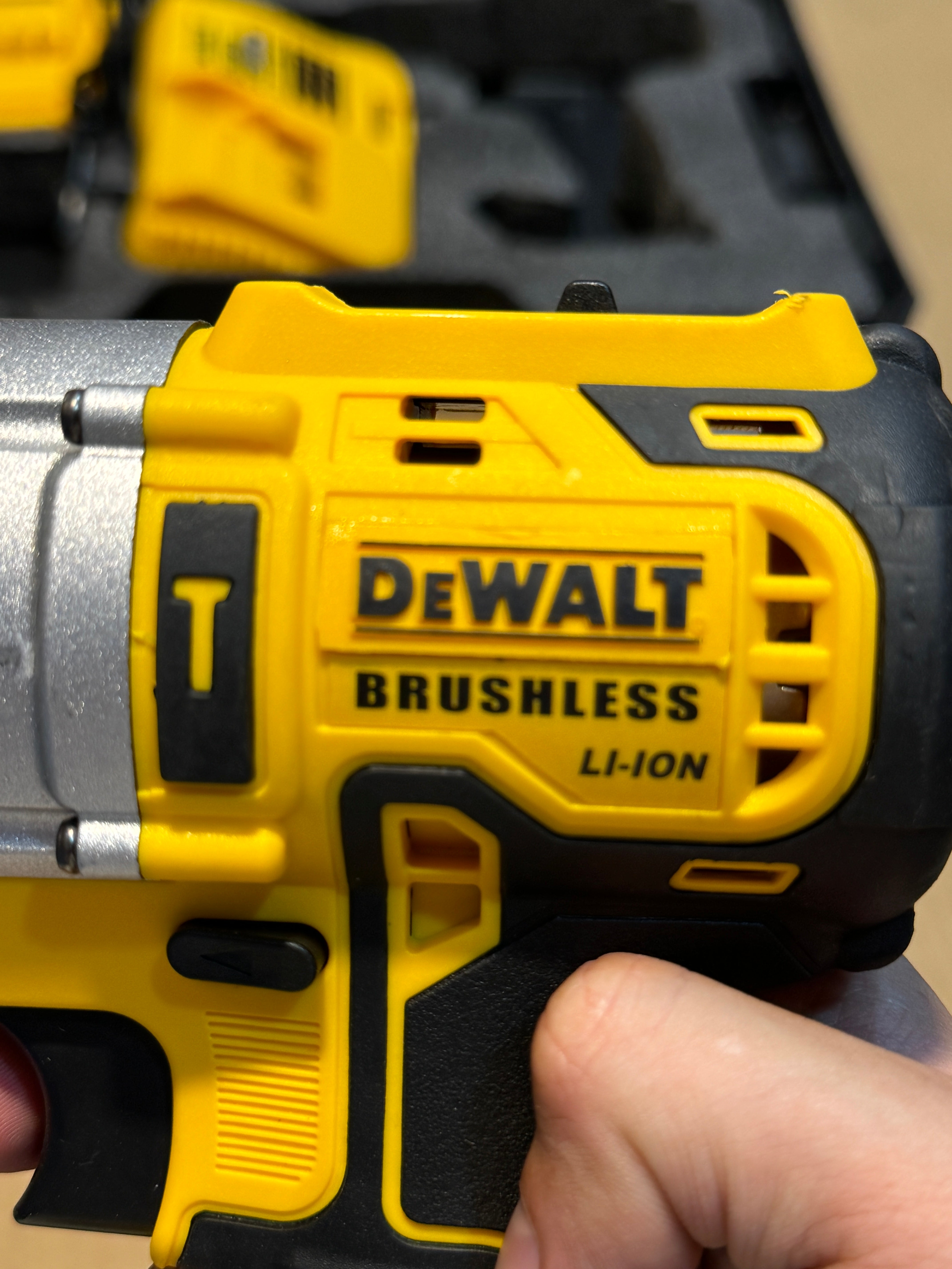 DeWALT 118V drill set