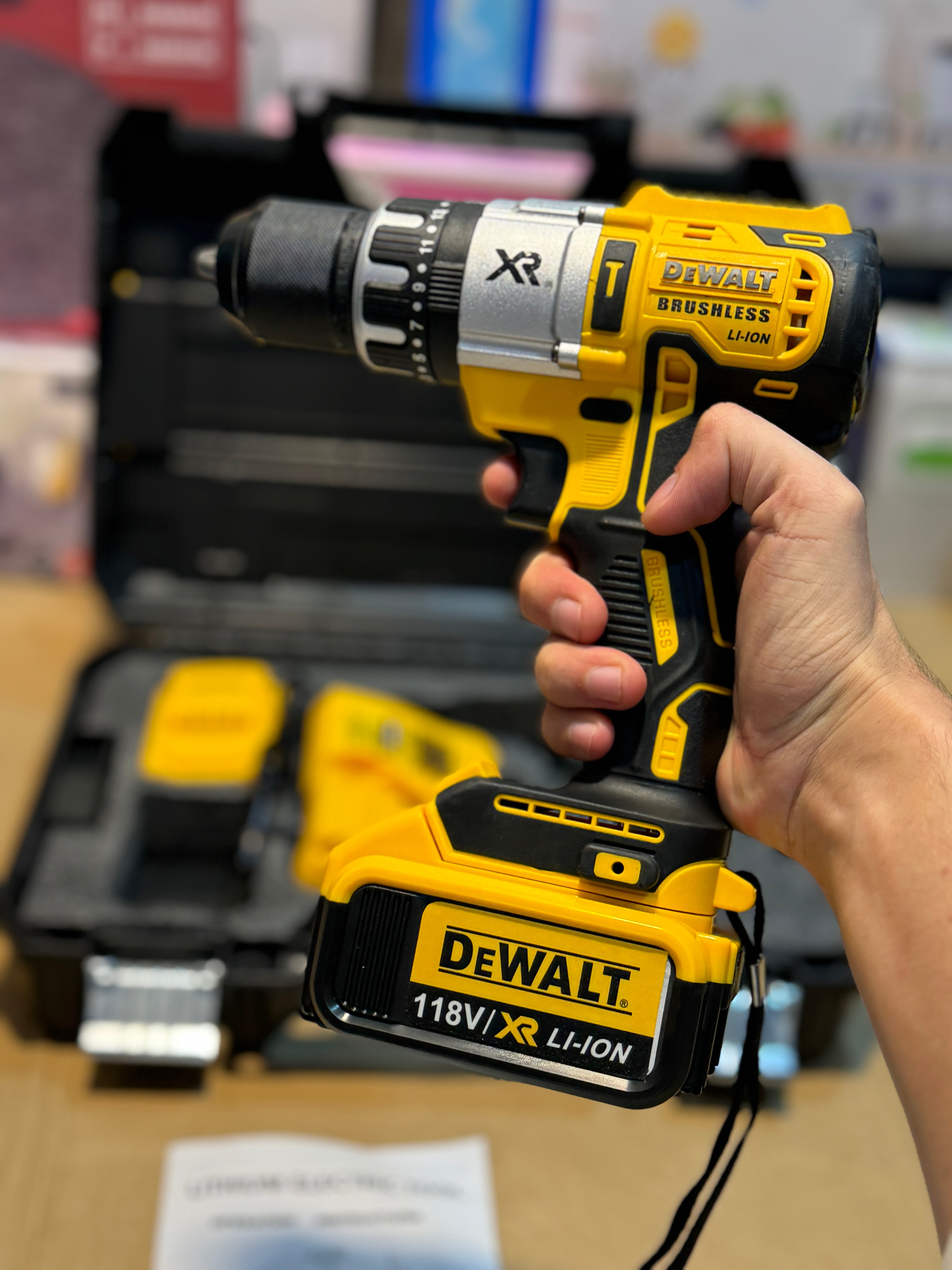 DeWALT 118V drill set