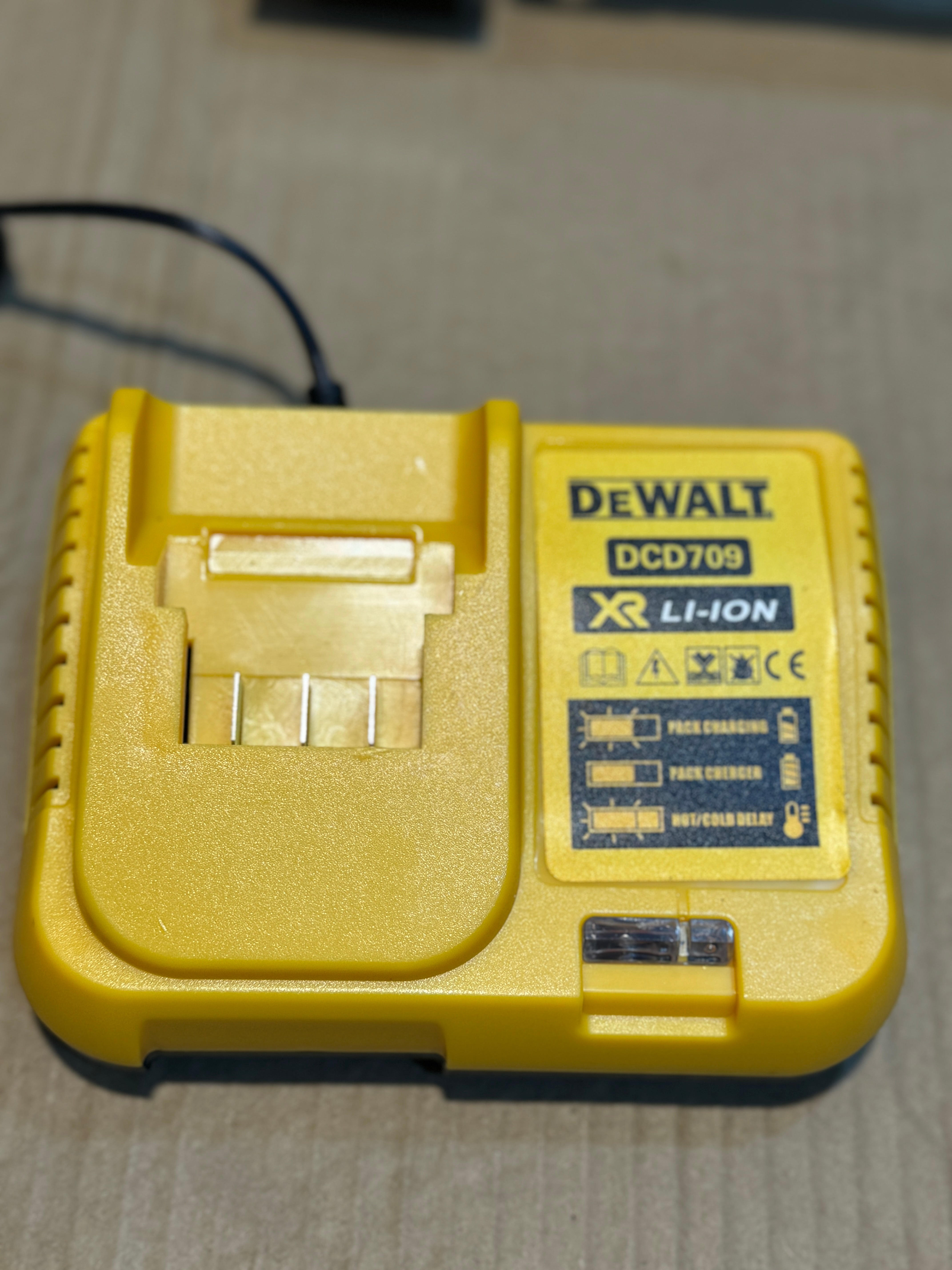 DeWALT 118V drill set