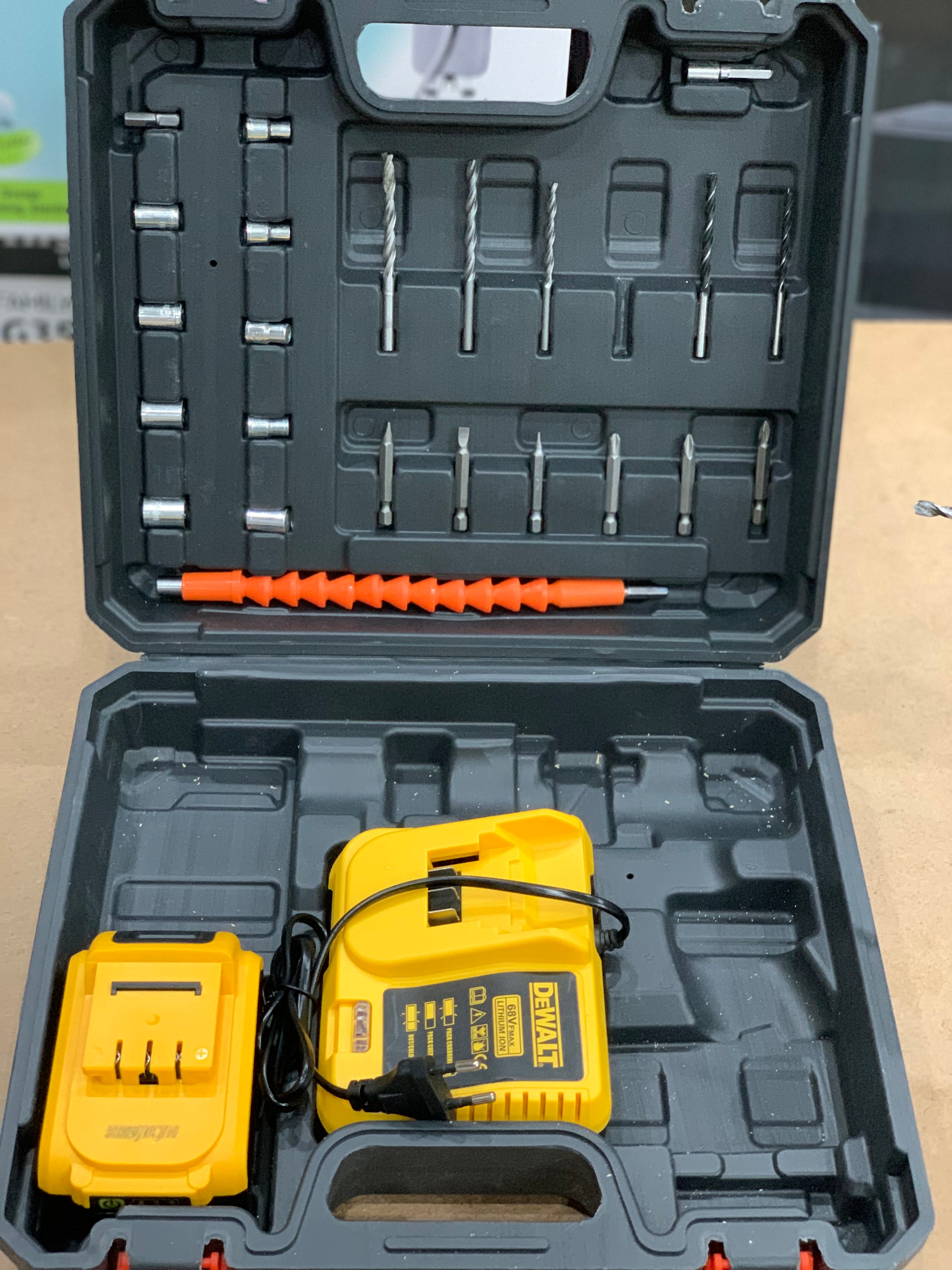 DeWALT 68V Drill set