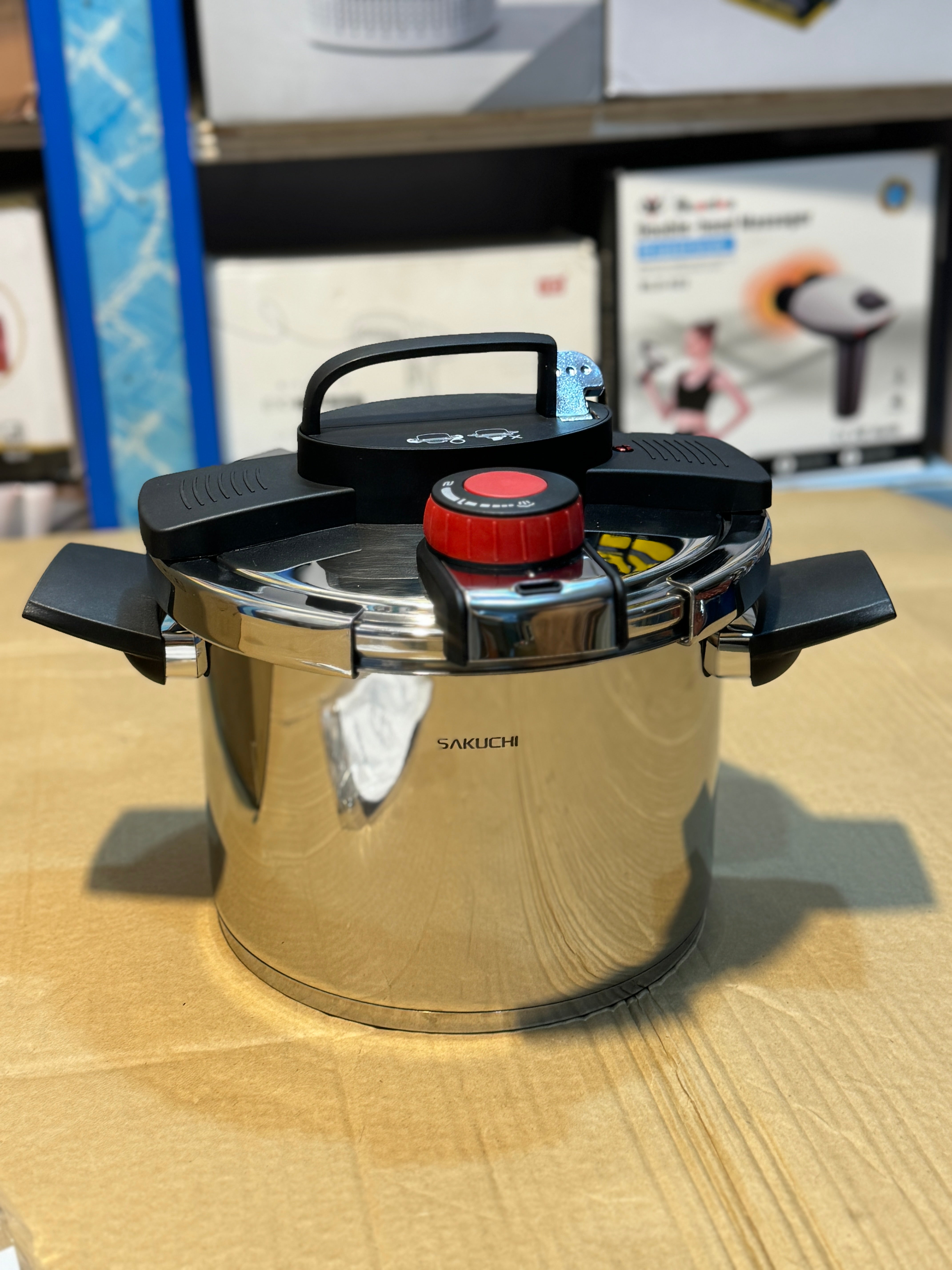 Automatic pressure cooker 5L