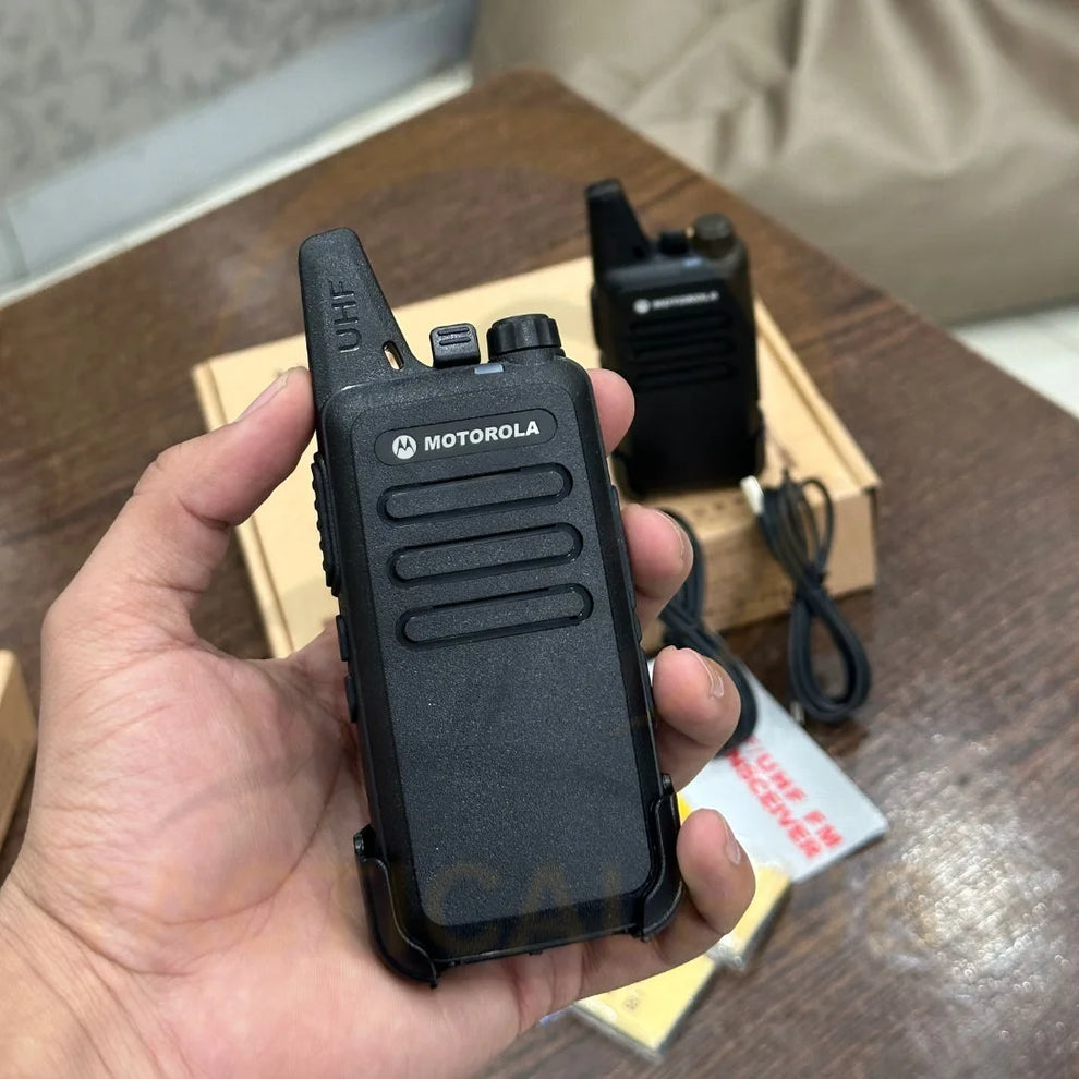 Motorola UHF FM Transceiver Walkie Talkie Pair