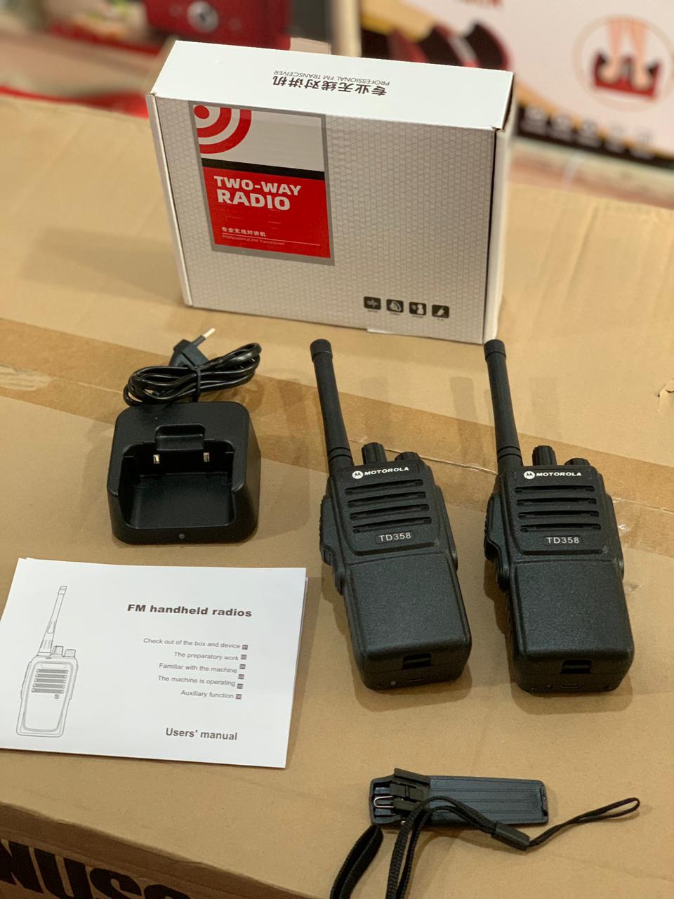 Motorola Walkie talkies 5KLM range