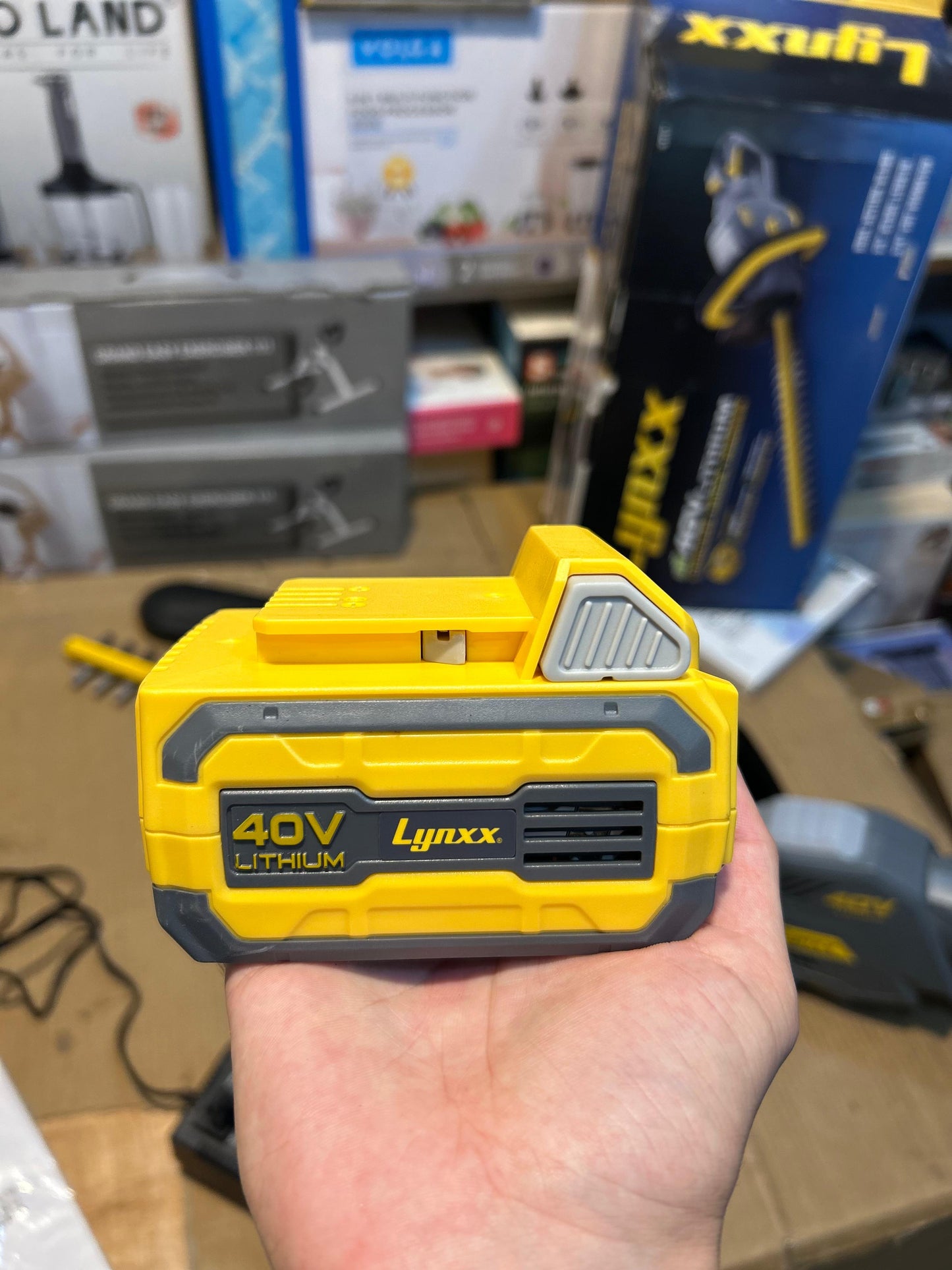 Lynxx Gedge Trimmer 40V lithium buttery