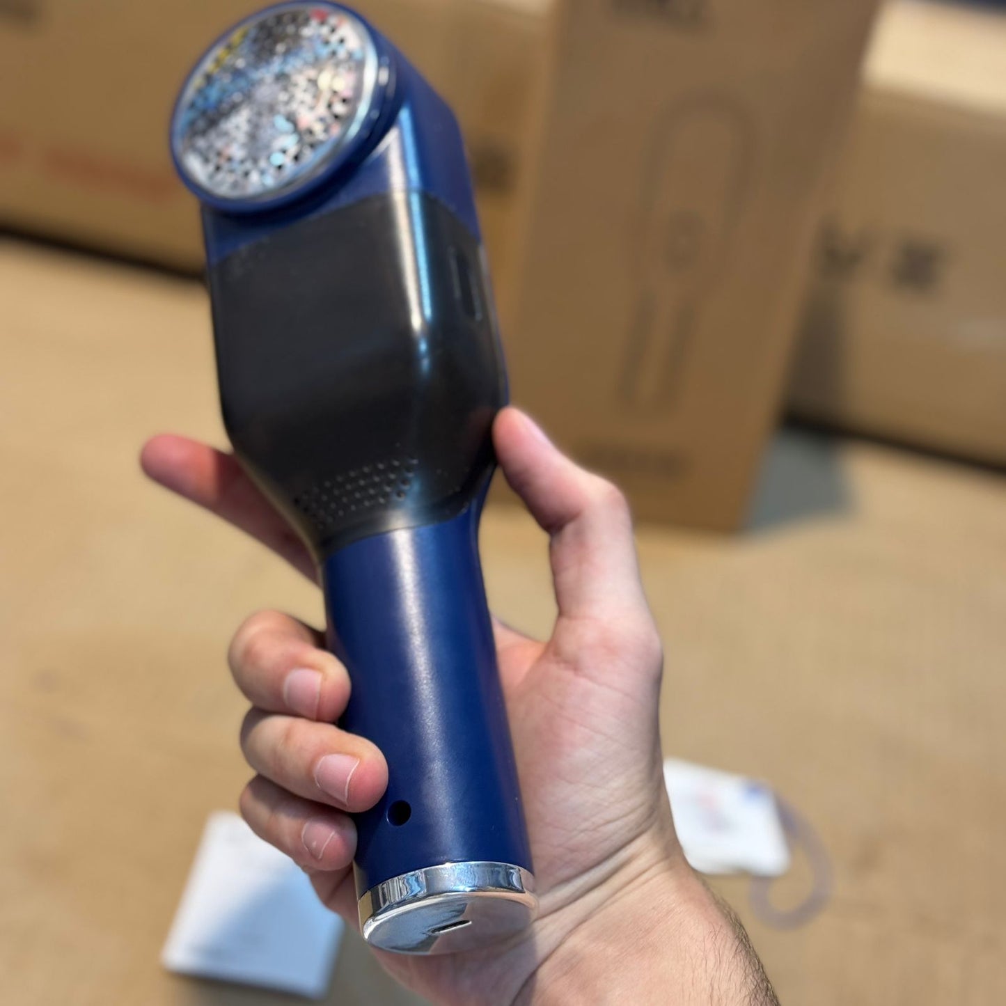 Rechargeable lint Remover