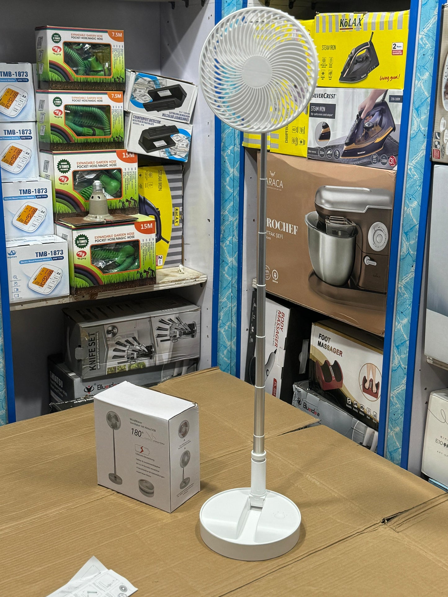 Rechargeable folding fan