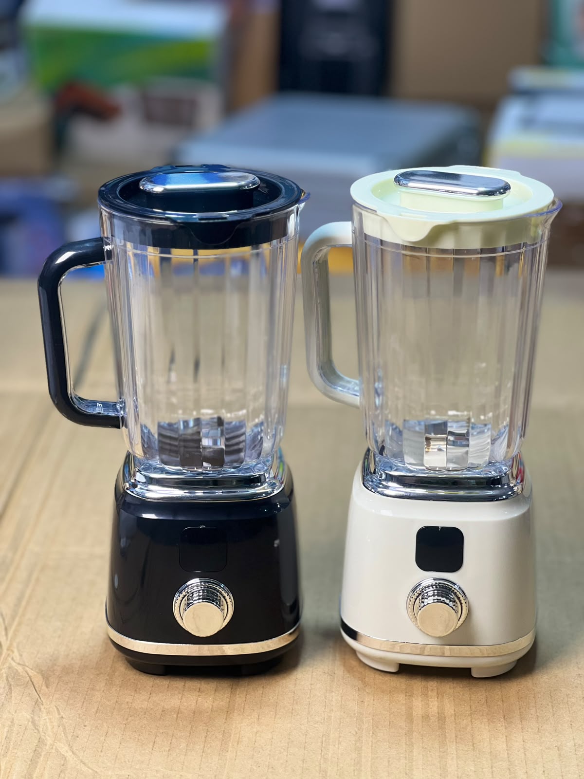 Retro Series Countertop Blender - Large Jar, Stainless Steel Blades, Black & Cream