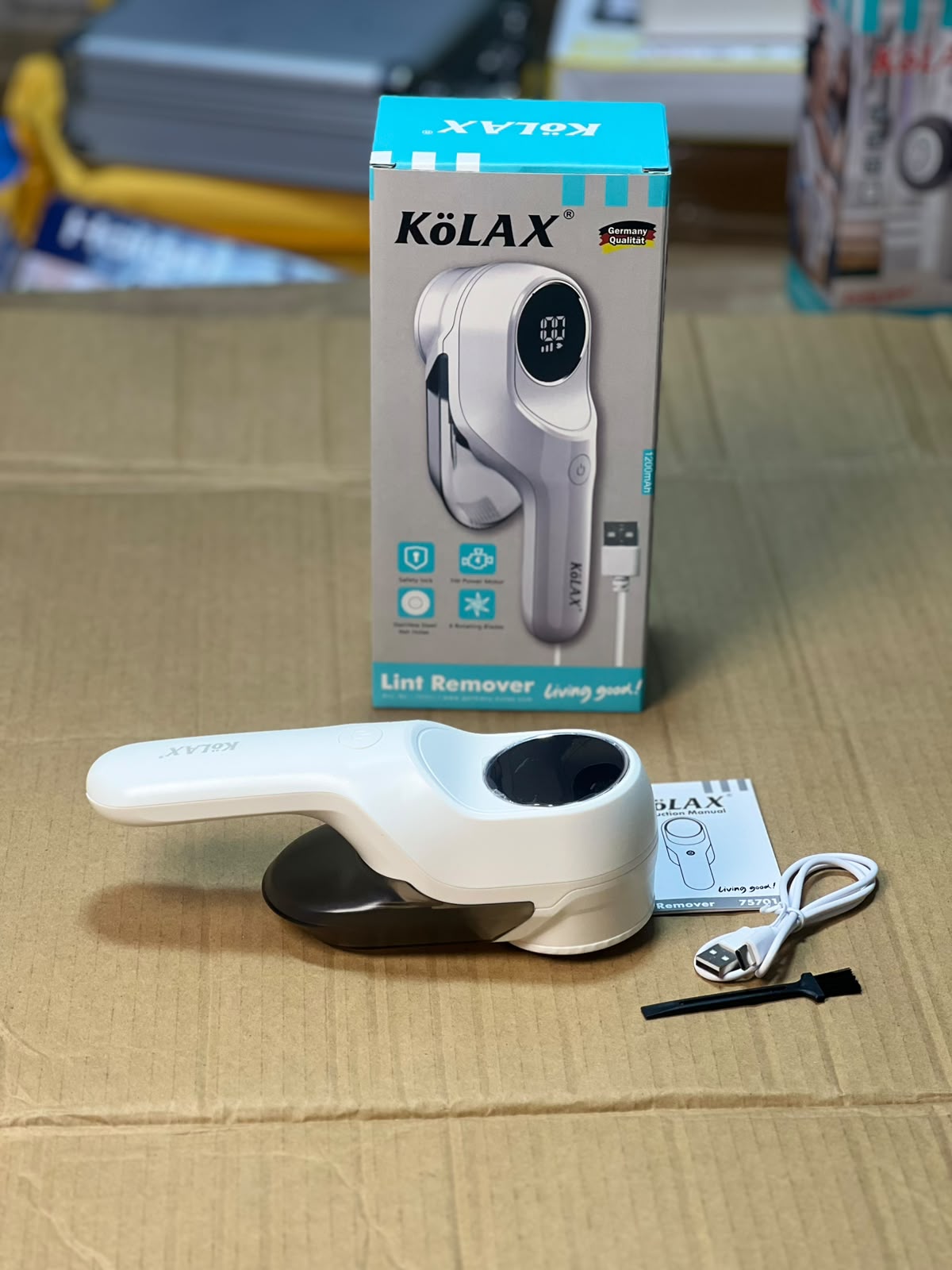 KOLAX Premium Lint Remover - Rechargeable Fabric Shaver with LED Display