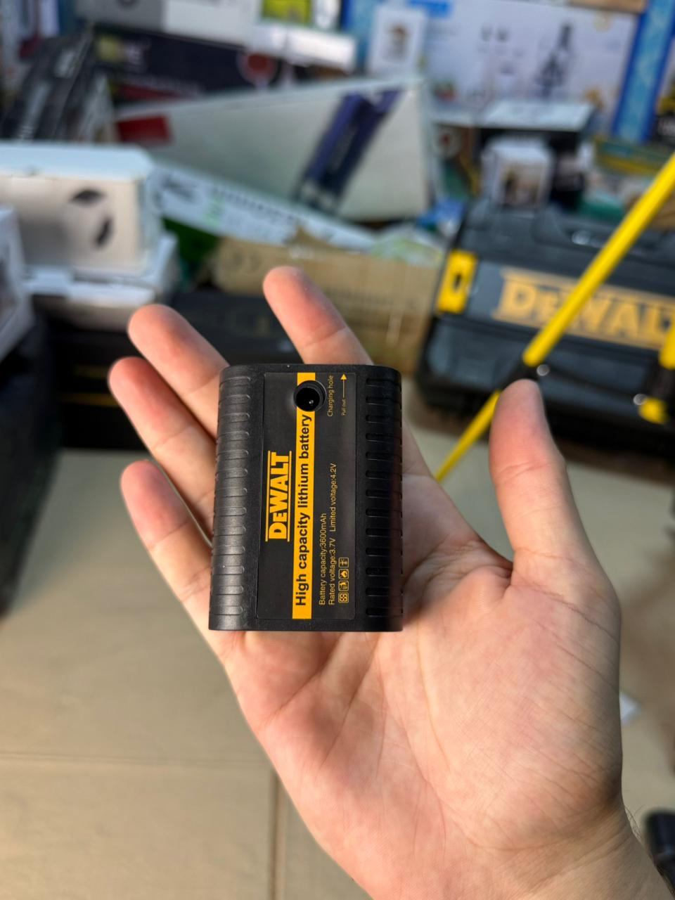 DEWALT Laser Level Meter 3D-4D with Tripod Stand