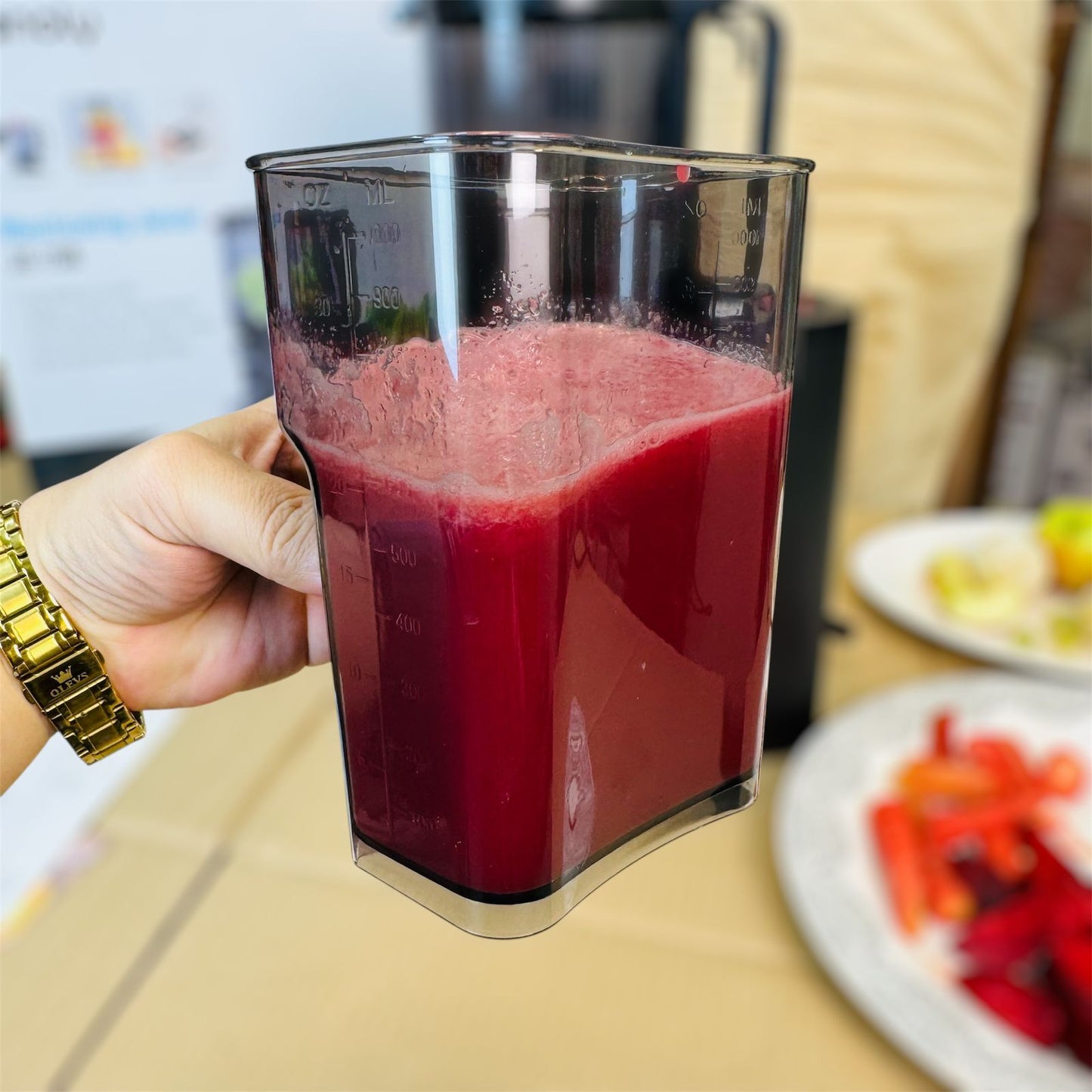 CANOLY UK COLD PRESS JUICER JE-75B (SLOW JUICER)