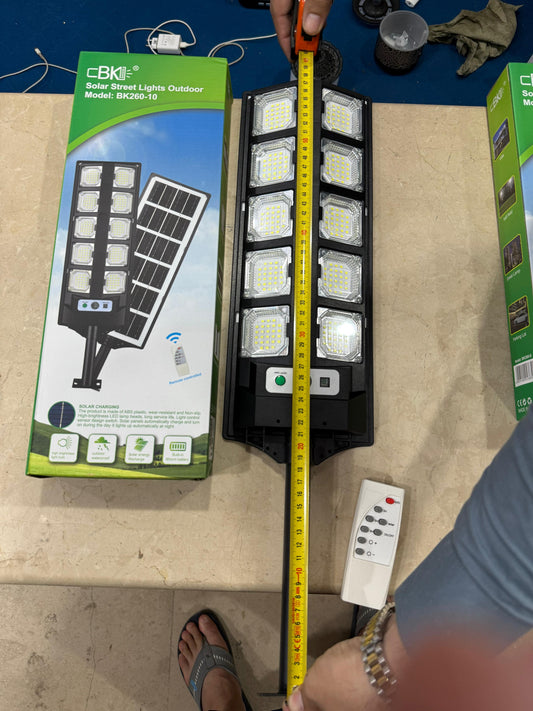 Solar street light for outdoor