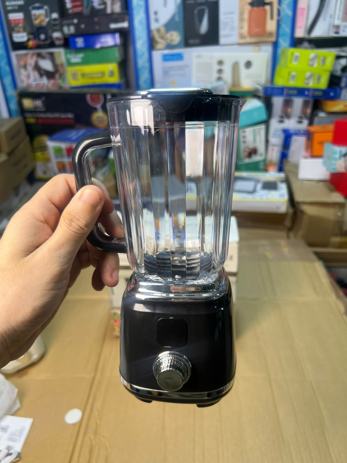Retro Series Countertop Blender - Large Jar, Stainless Steel Blades, Black & Cream