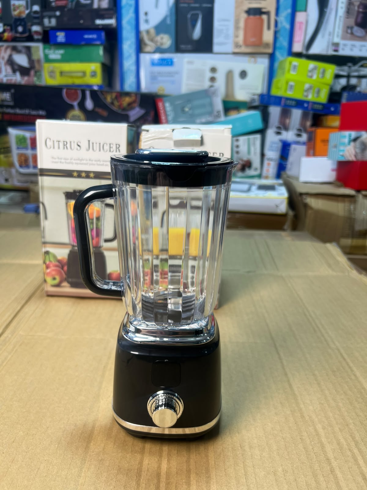Retro Series Countertop Blender - Large Jar, Stainless Steel Blades, Black & Cream